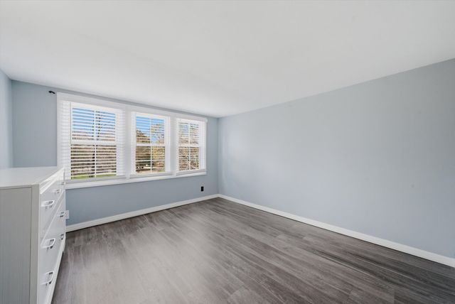 305 Circle Road, Fox River Grove, IL 60021