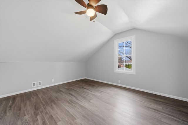 305 Circle Road, Fox River Grove, IL 60021