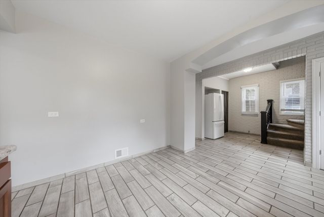 305 Circle Road, Fox River Grove, IL 60021