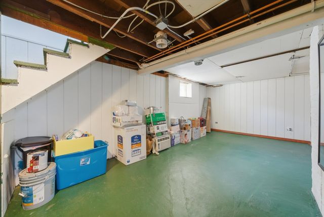 305 Circle Road, Fox River Grove, IL 60021