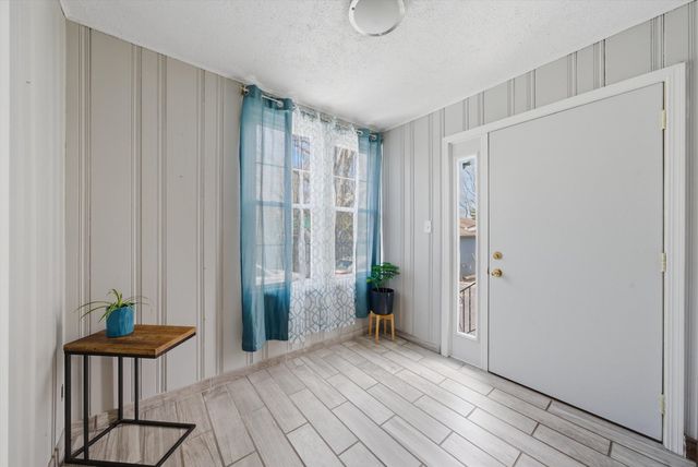 305 Circle Road, Fox River Grove, IL 60021