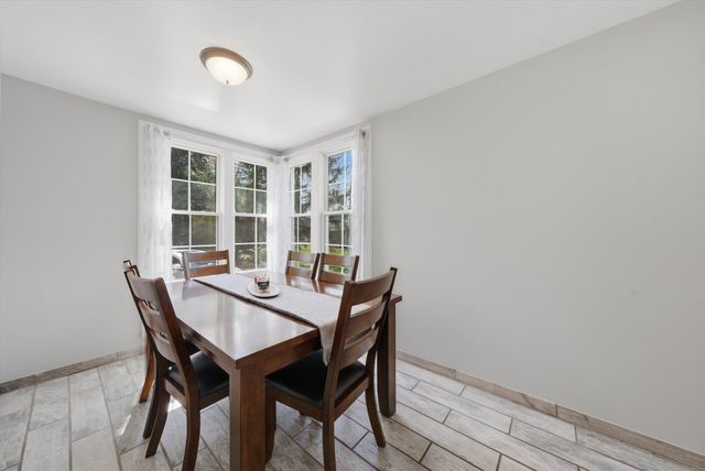 305 Circle Road, Fox River Grove, IL 60021