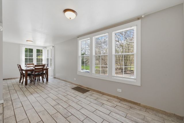 305 Circle Road, Fox River Grove, IL 60021