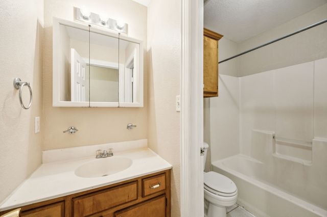 1104 E High Street, Terrell, TX 75160