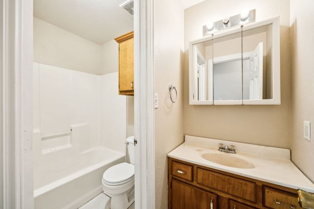 1104 E High Street, Terrell, TX 75160
