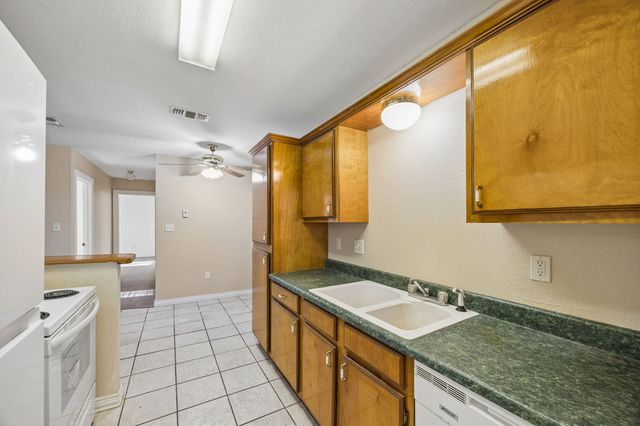 1104 E High Street, Terrell, TX 75160