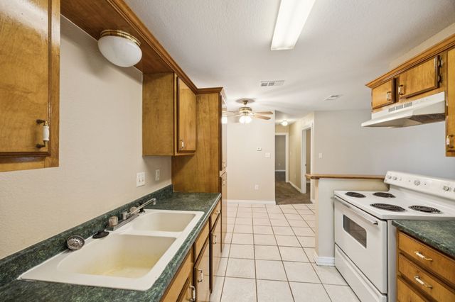 1104 E High Street, Terrell, TX 75160