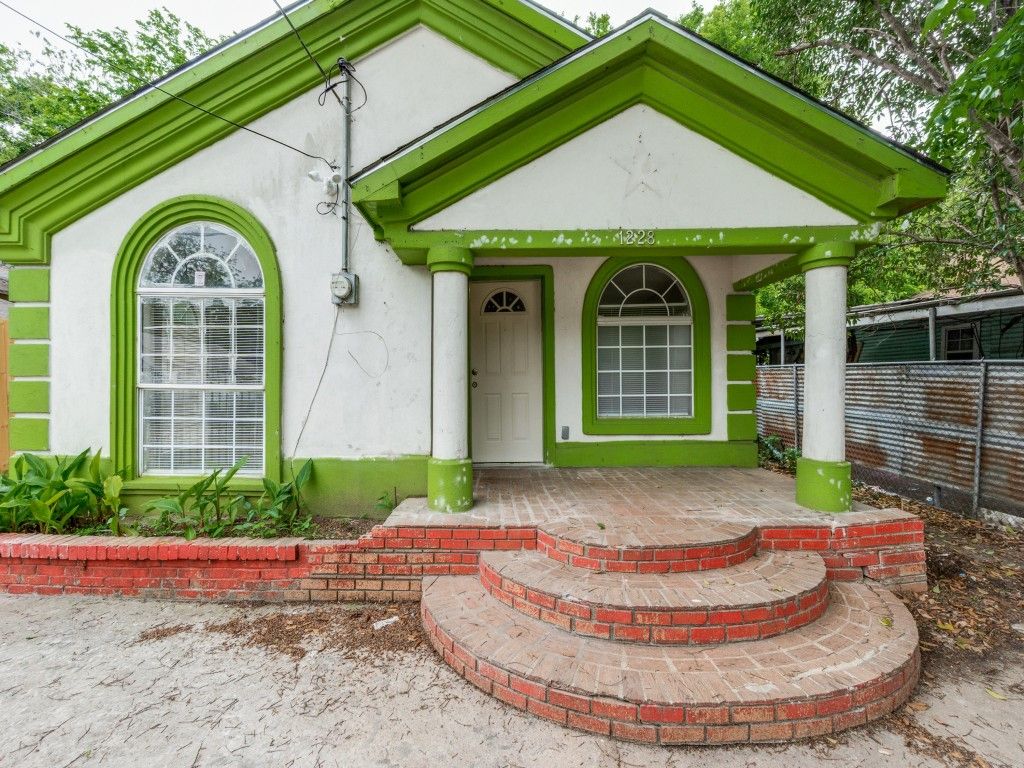1228 Valley Street, Dallas, TX 75203
