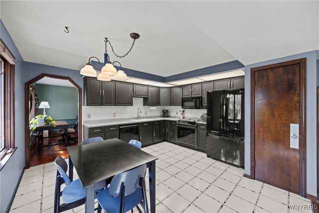 47 Inverness Circle, Amherst, NY 14051