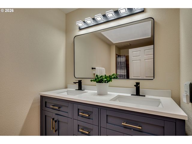 118 Ne 108TH St, Vancouver, WA 98685