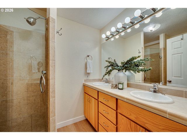 118 Ne 108TH St, Vancouver, WA 98685