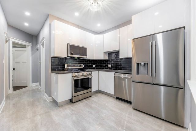 7545 S Rhodes Avenue, Chicago, IL 60619