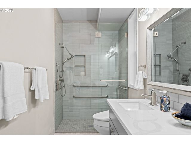 8707 Sw FIRVIEW Pl, Beaverton, OR 97007