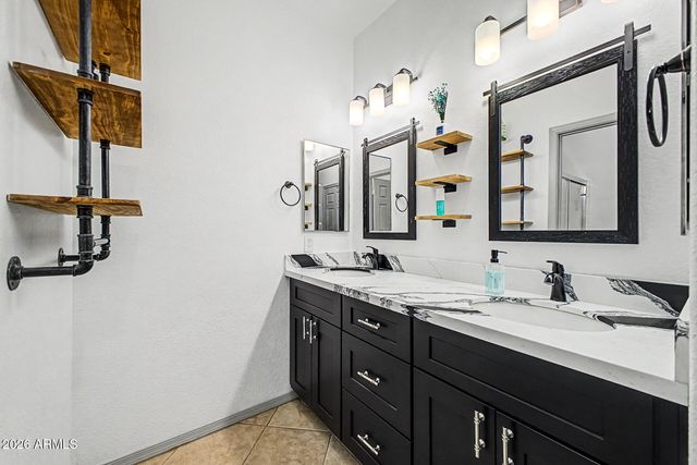 5614 S 26TH Place, Phoenix, AZ 85040