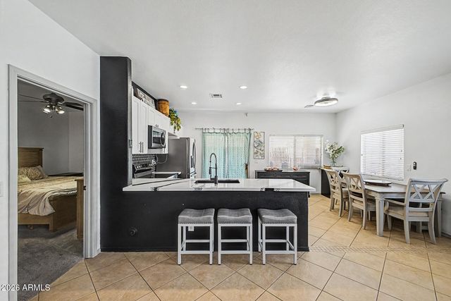 5614 S 26TH Place, Phoenix, AZ 85040