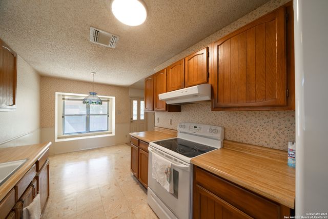 1514 Lochshire St, San Antonio, TX 78216