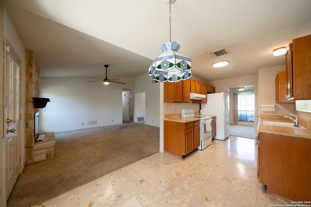 1514 Lochshire St, San Antonio, TX 78216