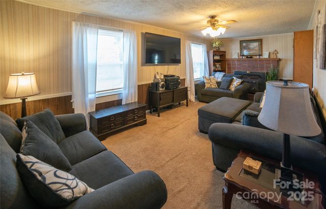 4263 Fox Road, Lenoir, NC 28645