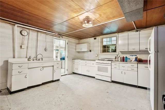 9 Banahasky Lane, Finleyville, PA 15332