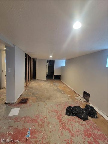 8118 Goodman Avenue, Cleveland, OH 44105