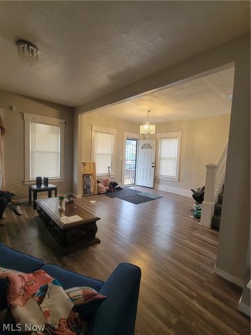 8118 Goodman Avenue, Cleveland, OH 44105