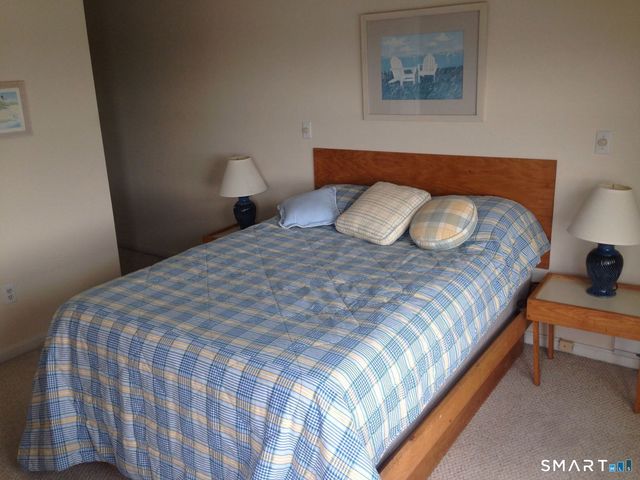 21 Atlantic Avenue, Groton, CT 06340