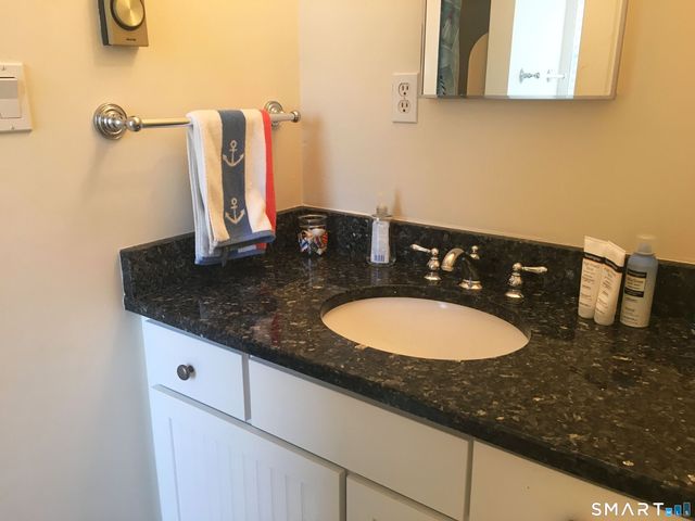 21 Atlantic Avenue, Groton, CT 06340