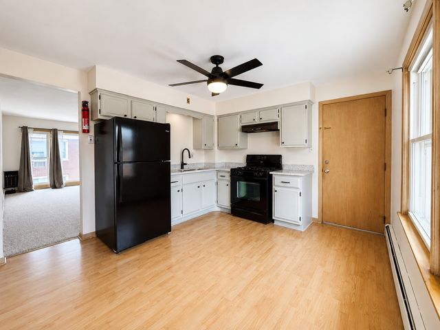 4425 Prairie Avenue C, Brookfield, IL 60513