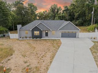 4110 Lois Lane, Unincorporated, MO 63125