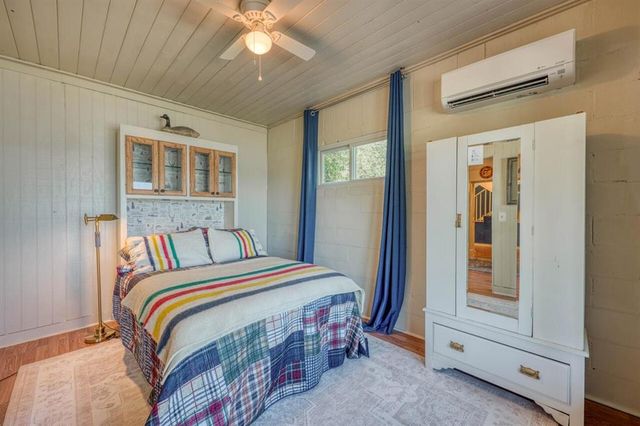 409 Island Lodges DR, Buchanan Dam, TX 78609