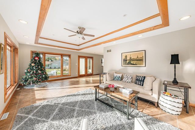 N41W32881 Neptune Bight, Nashotah, WI 53058