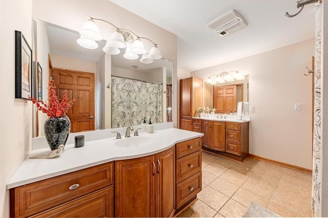 N41W32881 Neptune Bight, Nashotah, WI 53058