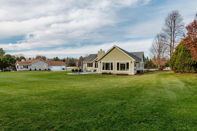 N41W32881 Neptune Bight, Nashotah, WI 53058