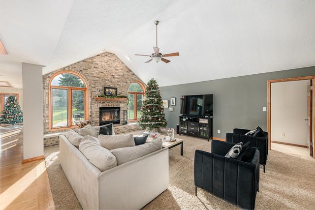 N41W32881 Neptune Bight, Nashotah, WI 53058