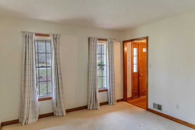 306 Green Tree Court, Spartanburg, SC 29302