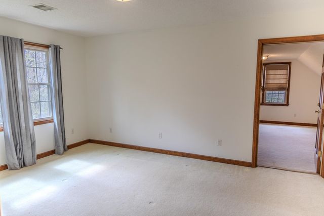 306 Green Tree Court, Spartanburg, SC 29302