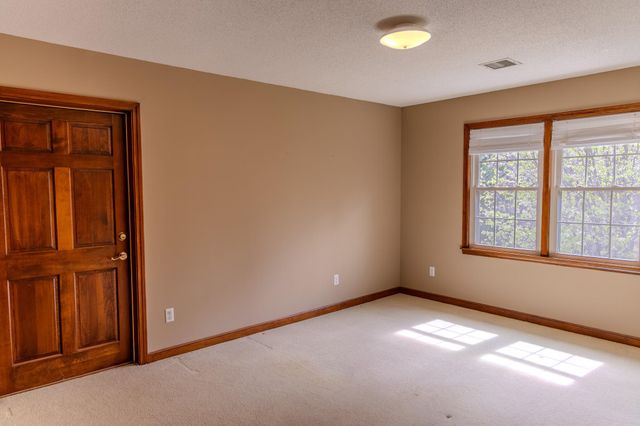 306 Green Tree Court, Spartanburg, SC 29302