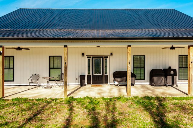 223 Cedar Hill Rd, Adams, TN 37010