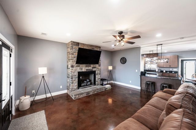 223 Cedar Hill Rd, Adams, TN 37010