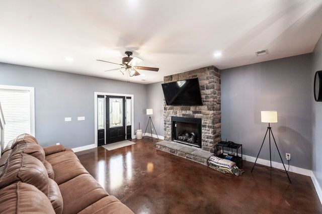 223 Cedar Hill Rd, Adams, TN 37010