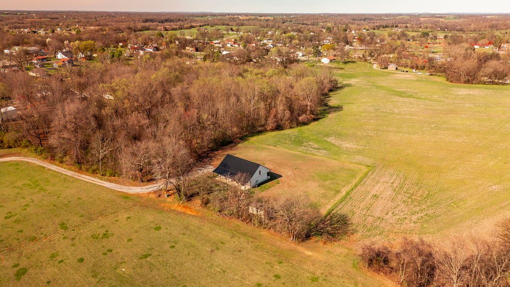 223 Cedar Hill Rd, Adams, TN 37010