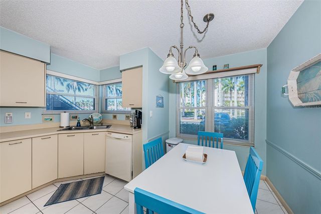 6080 BAHIA DEL MAR CIRCLE 112, St Petersburg, FL 33715