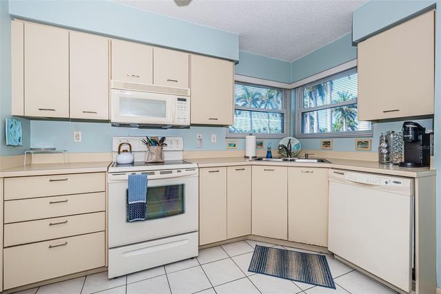 6080 BAHIA DEL MAR CIRCLE 112, St Petersburg, FL 33715