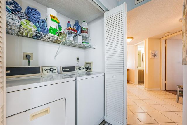 6080 BAHIA DEL MAR CIRCLE 112, St Petersburg, FL 33715