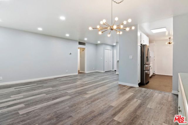 927 N Kings Road 107, West Hollywood, CA 90069