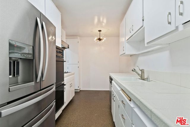 927 N Kings Road 107, West Hollywood, CA 90069