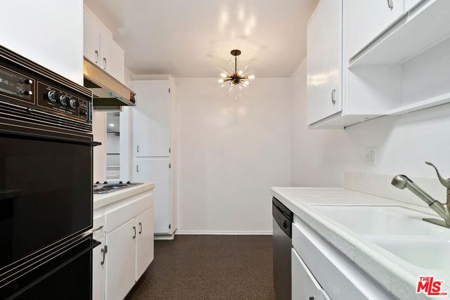 927 N Kings Road 107, West Hollywood, CA 90069