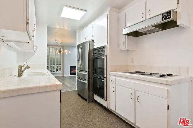 927 N Kings Road 107, West Hollywood, CA 90069