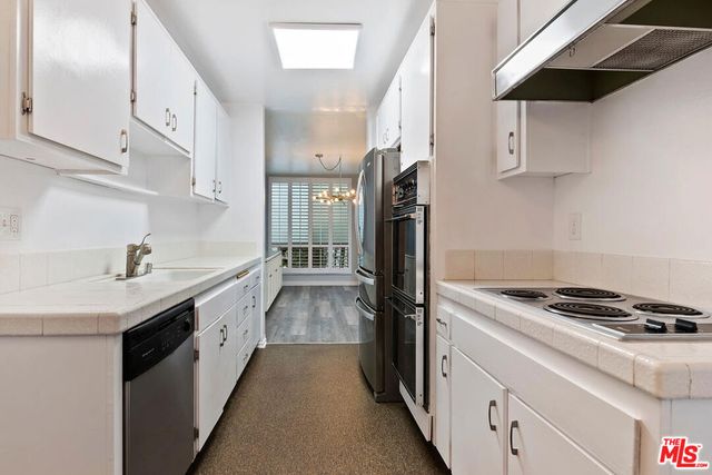 927 N Kings Road 107, West Hollywood, CA 90069