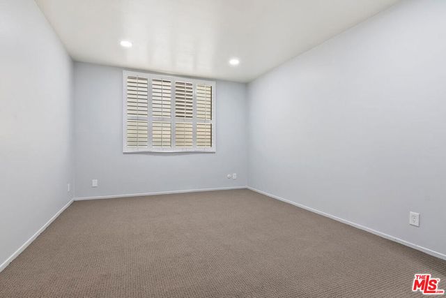 927 N Kings Road 107, West Hollywood, CA 90069